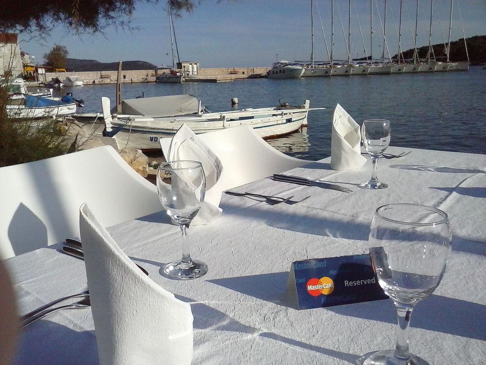 Hotel Maestral Prvic Luka Exterior photo
